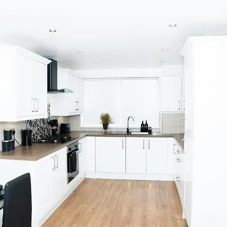 度假居 Stylish 3 Bed House With Free Parking