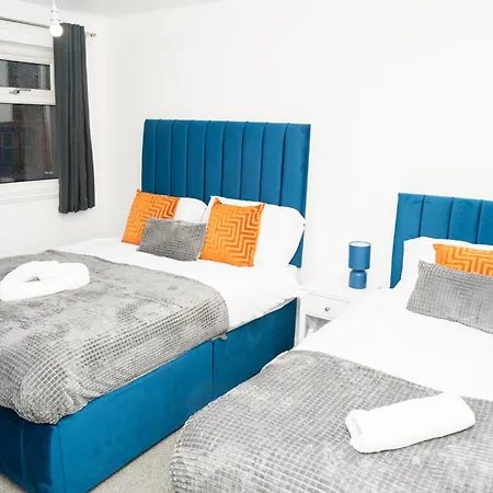 度假居 Stylish 3 Bed House With Free Parking *