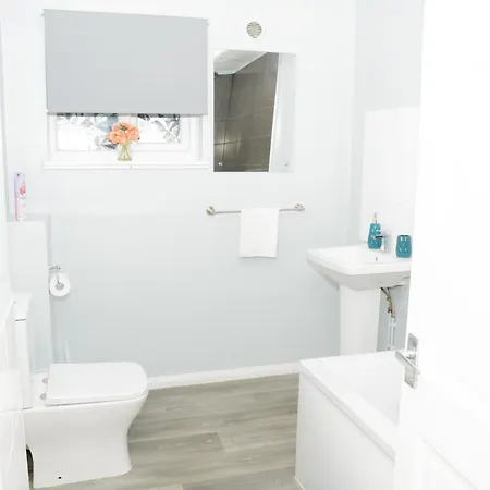 Tatil Evi Stylish 3 Bed House With Free Parking Leeds (West Yorkshire)
