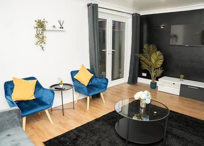 Stylish 3 Bed House With Free Parking 펜션 리즈