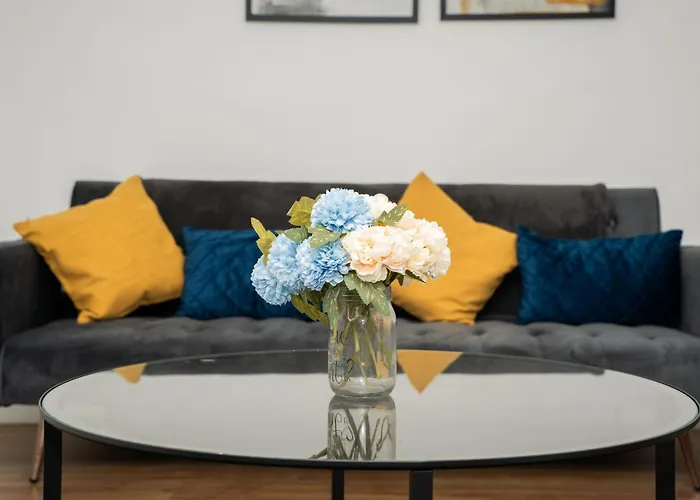 펜션 Stylish 3 Bed House With Free Parking