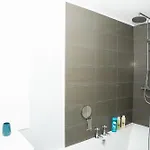 Stylish 3 Bed House With Free Parking לידס