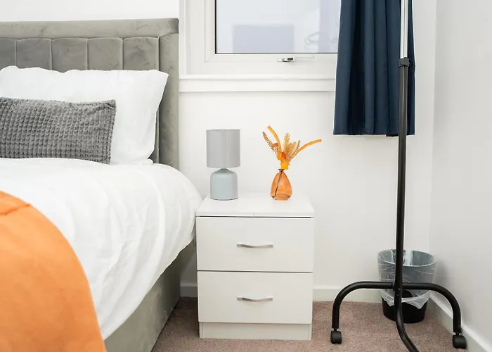 Holiday home Stylish 3 Bed House With Free Parking Leeds (West Yorkshire)